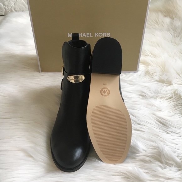 🎉LAST ONE 🎉New! Michael Kors boots - Picture 4 of 9